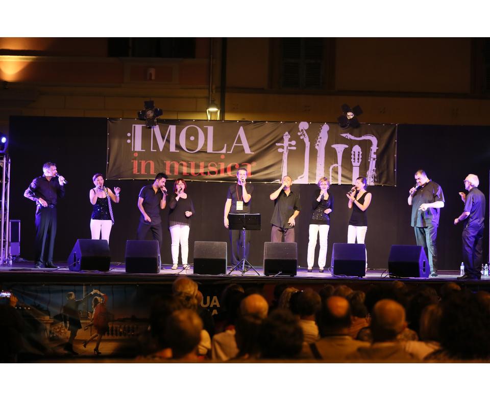 Piazza Gramsci- Chorus Band